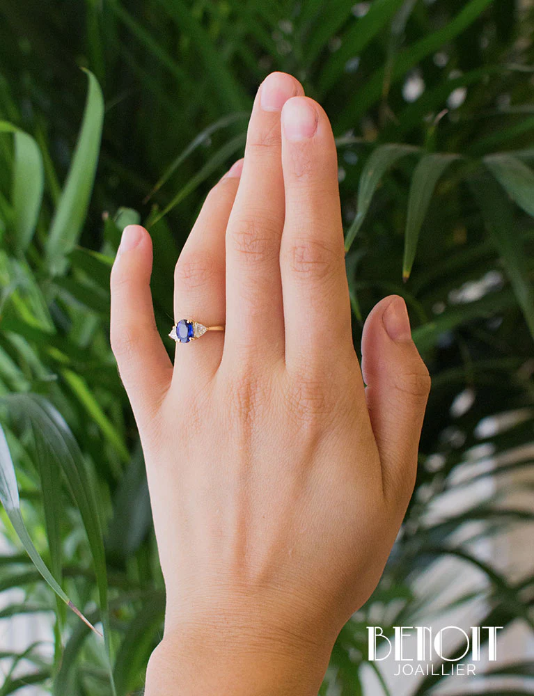 Bague Saphir et Diamants Triangle - Image 7