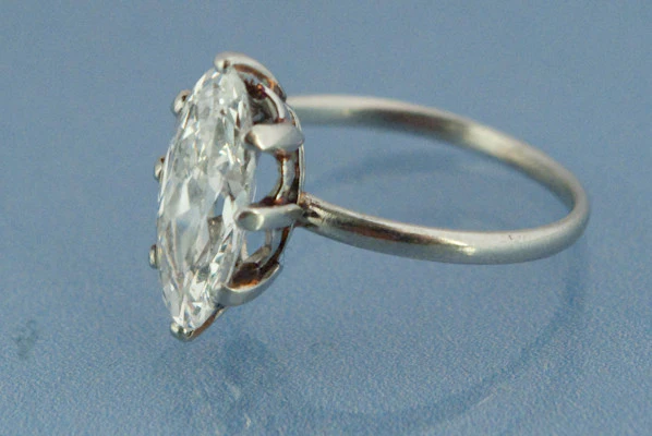 Bague solitaire Diamant Navette - Image 2