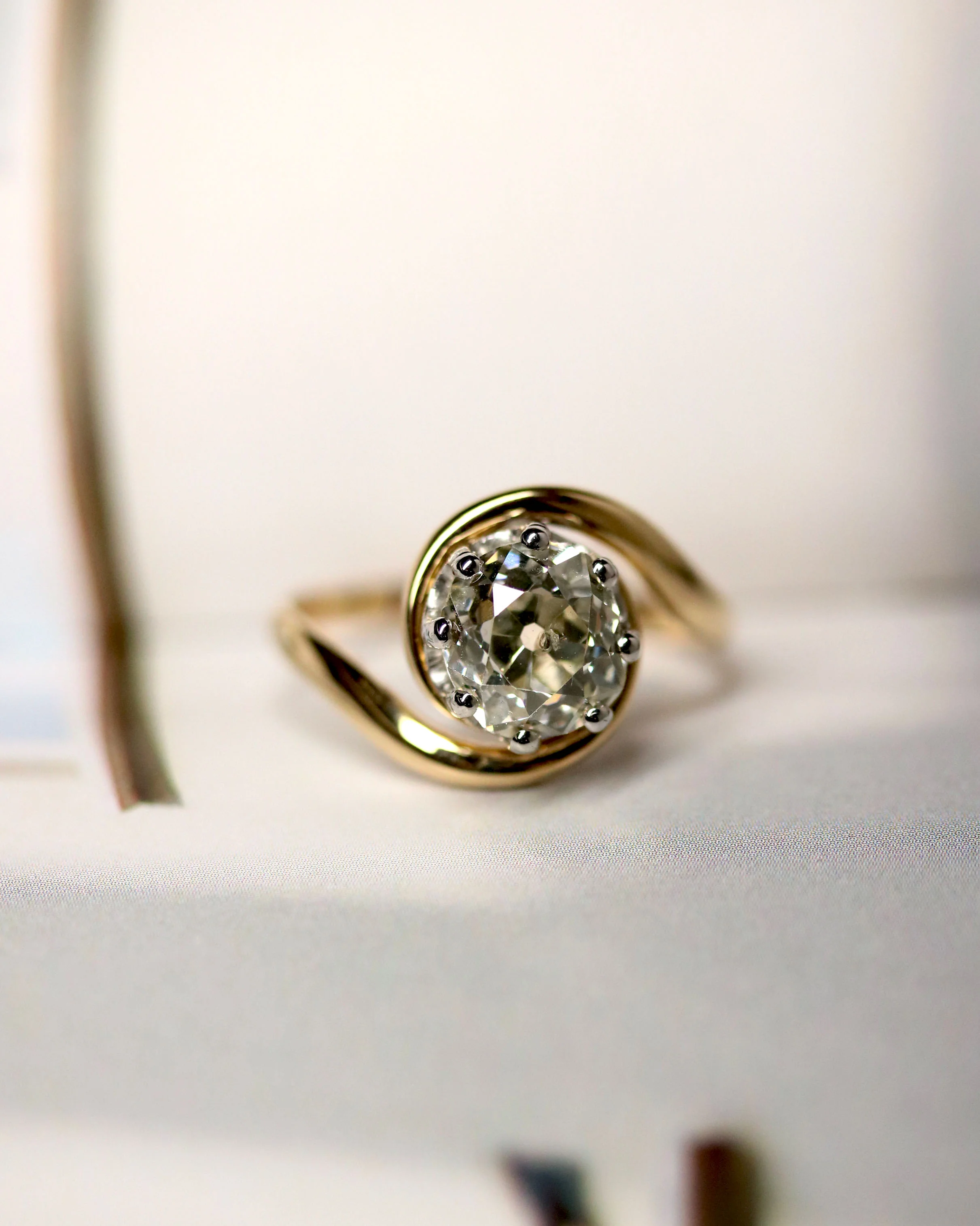 Bague Solitaire Tourbillon Diamant et Or - Image 2