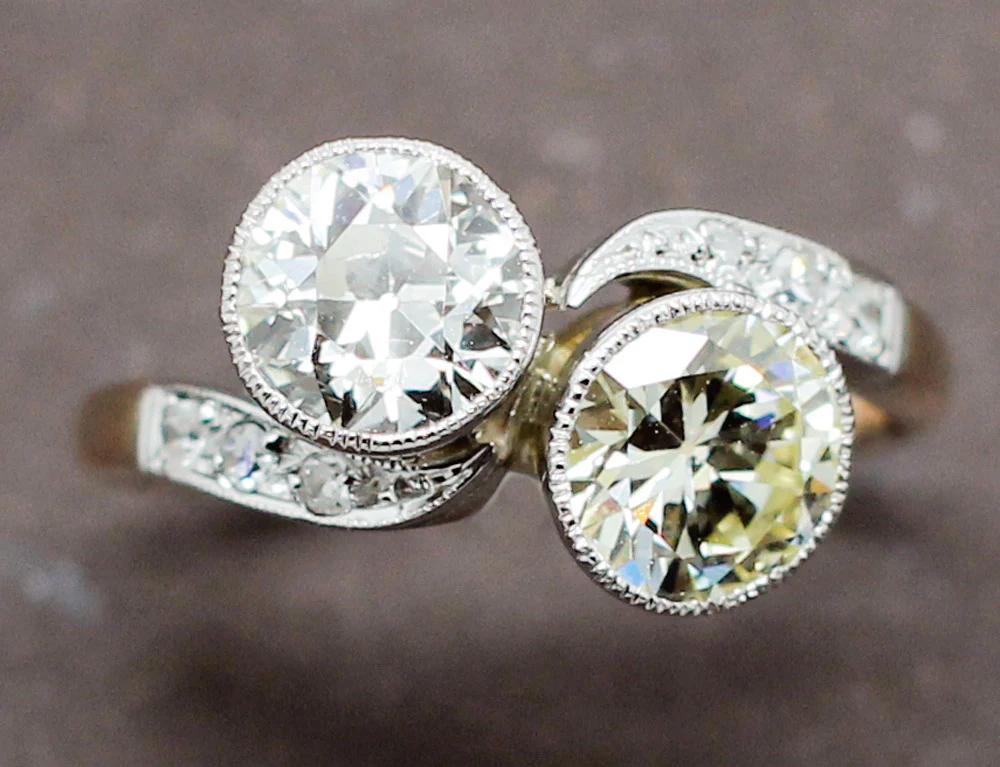 Bague Toi et Moi Diamants Jaune et Blanc - Image 3