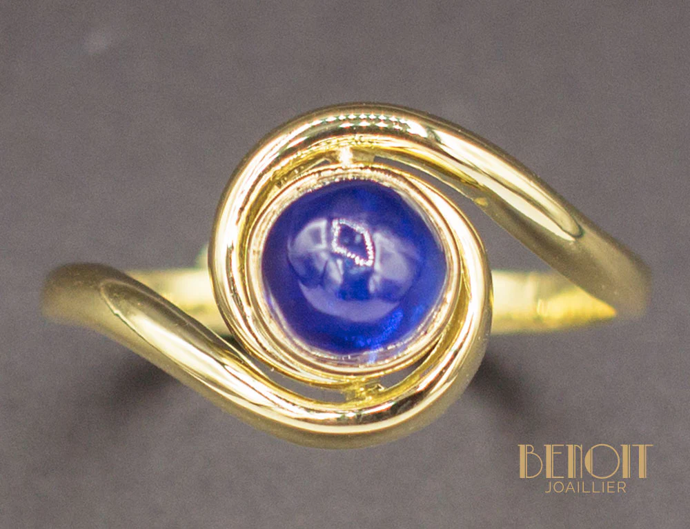 Bague Tourbillon Cabochon Saphir - Image 3