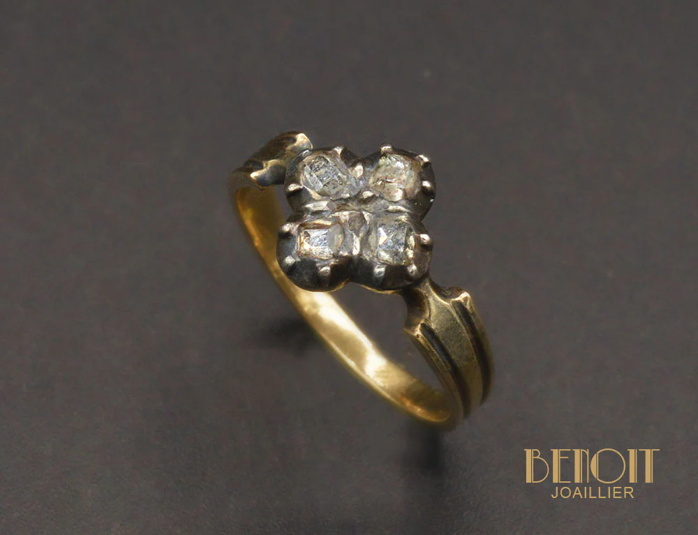 Bague Trèfle Ancienne Diamants - Image 3
