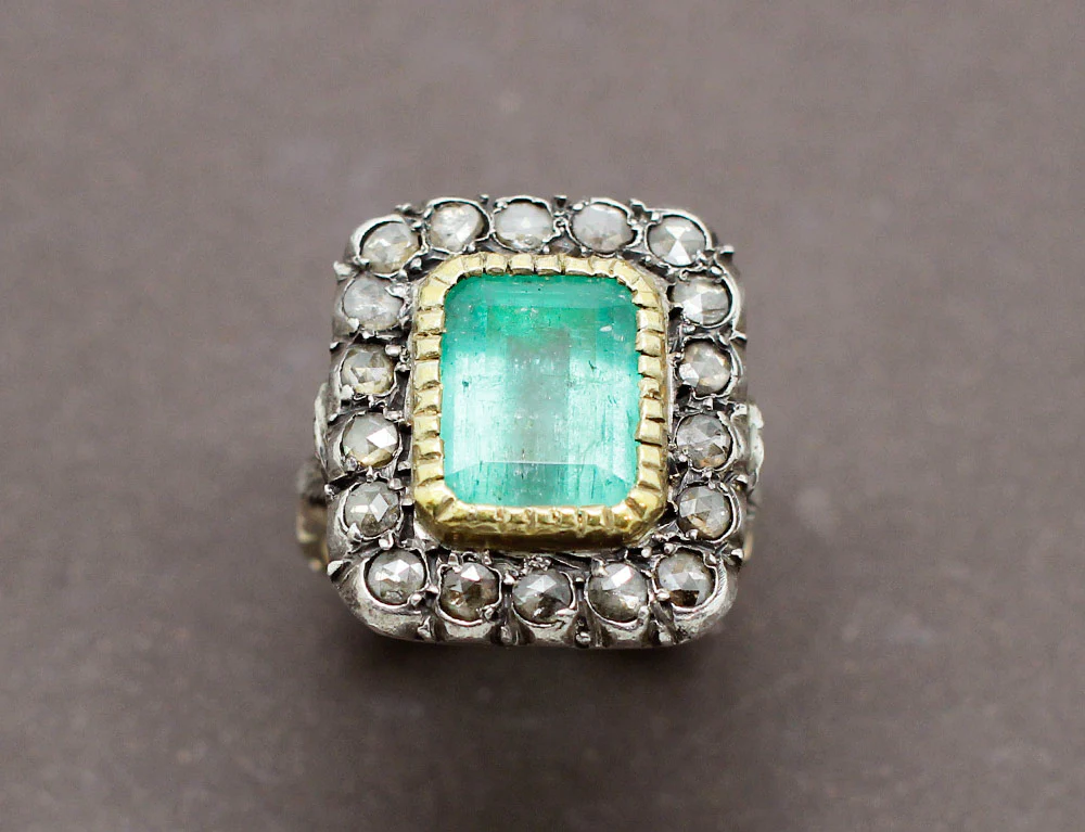 Bague XIXe Emeraude Entourage - Image 2