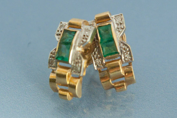 Boucle d'oreille Emeraudes et Or