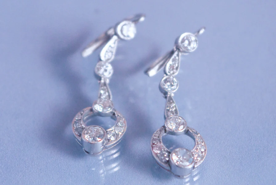 Boucles d'oreille Art déco Platine et diamants - Image 2