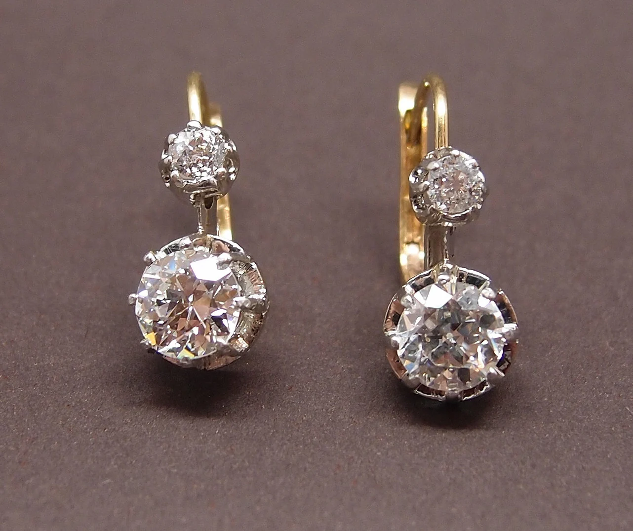 Boucles d'oreilles "dormeuses" 2 x 0.8 ct Taille ancienne