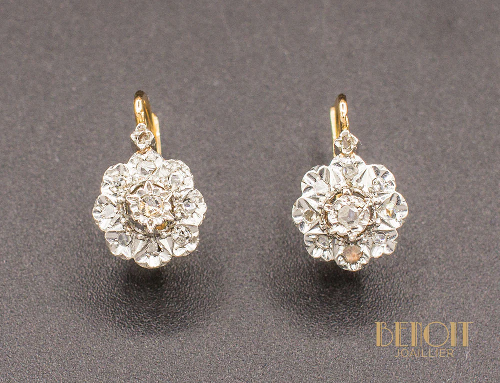 Boucles d'Oreilles Dormeuses Fleurs