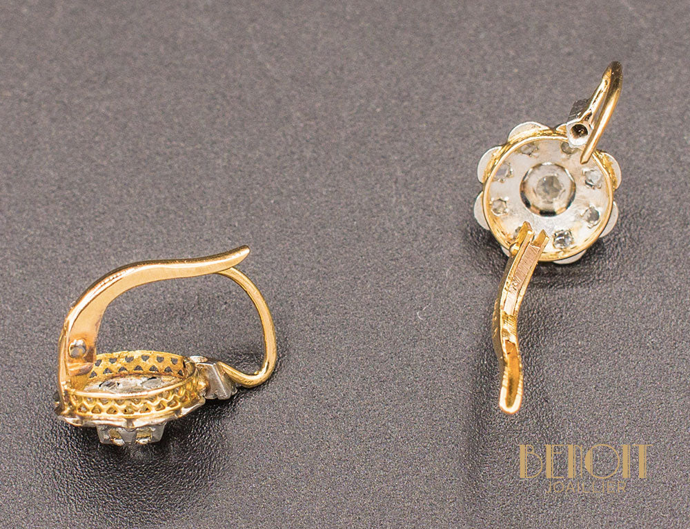 Boucles d'Oreilles Dormeuses Fleurs - Image 3