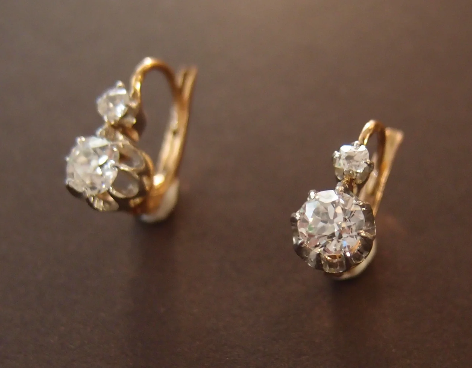 boucles d'oreilles "dormeuses" or et diamants