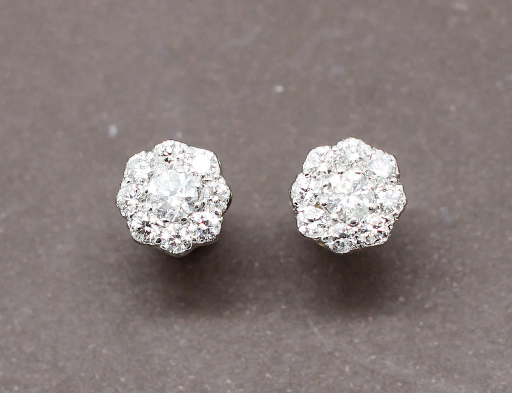 Boucles d'Oreilles Fleurs Diamants