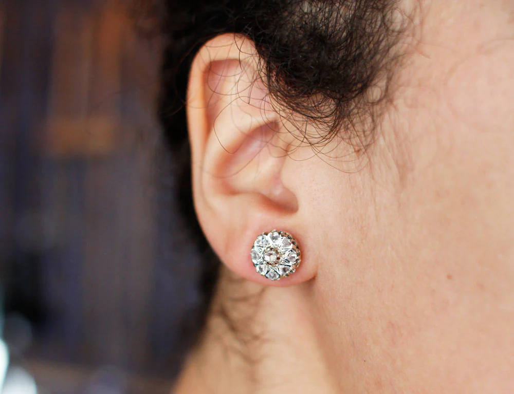 Boucles d'Oreilles Fleurs Diamants - Image 4