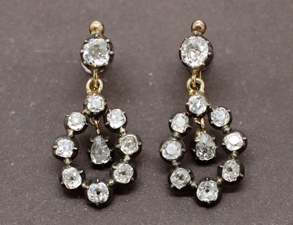 Boucles d'oreilles Pendantes Diamant  Anciennes