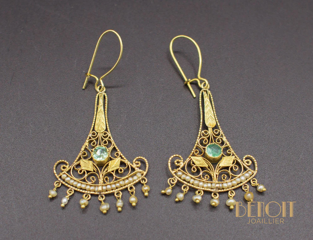 Boucles d'Oreilles Pendantes Emeraudes Perles
