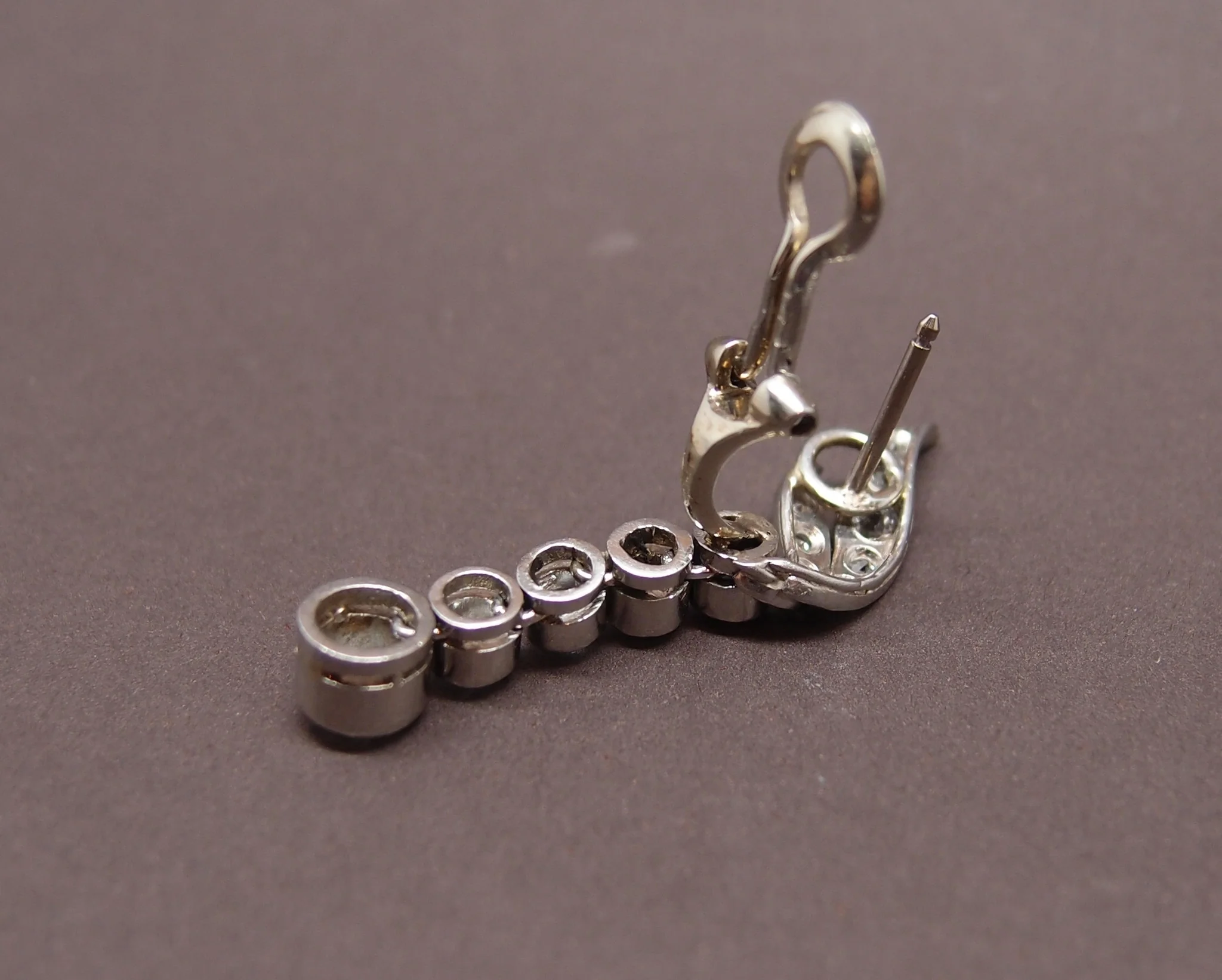 Boucles d'oreilles"Pendants" or , platine et diamants - Image 4