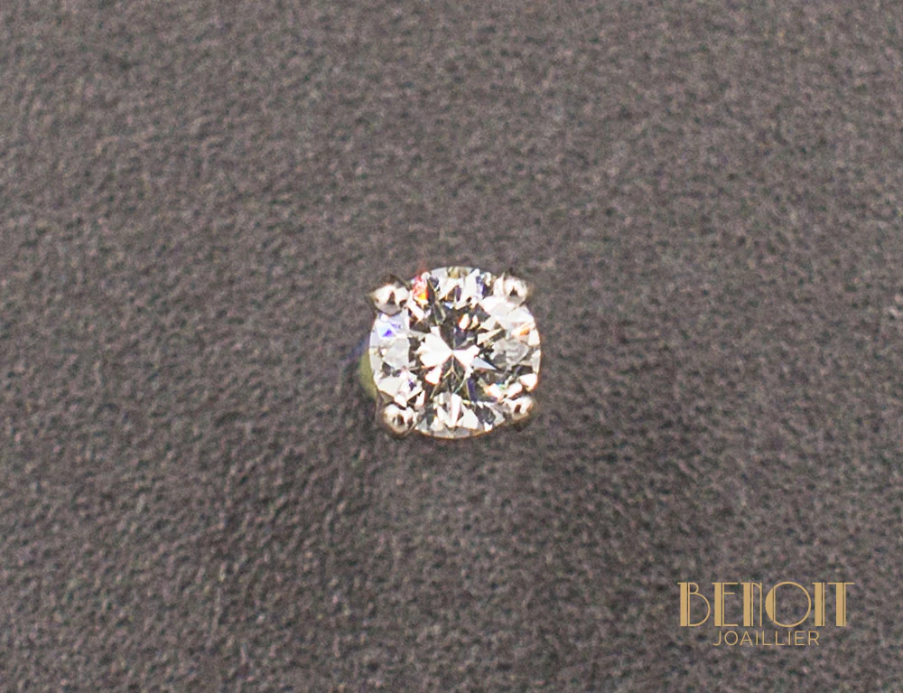 Boucles d'Oreilles Puces Diamants 0.15ct - Image 2