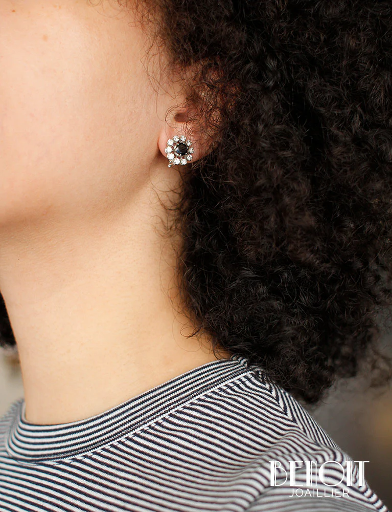 Boucles d'oreilles Saphirs Entourage Diamants - Image 4
