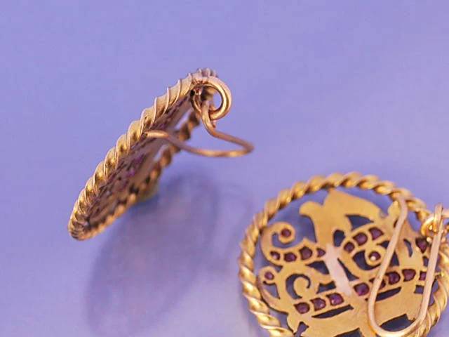 boucles oreille ancienne en or rubis et diamants taille rose - Image 2