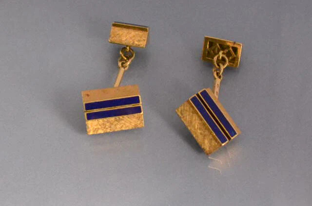 Boutons de manchette anciens