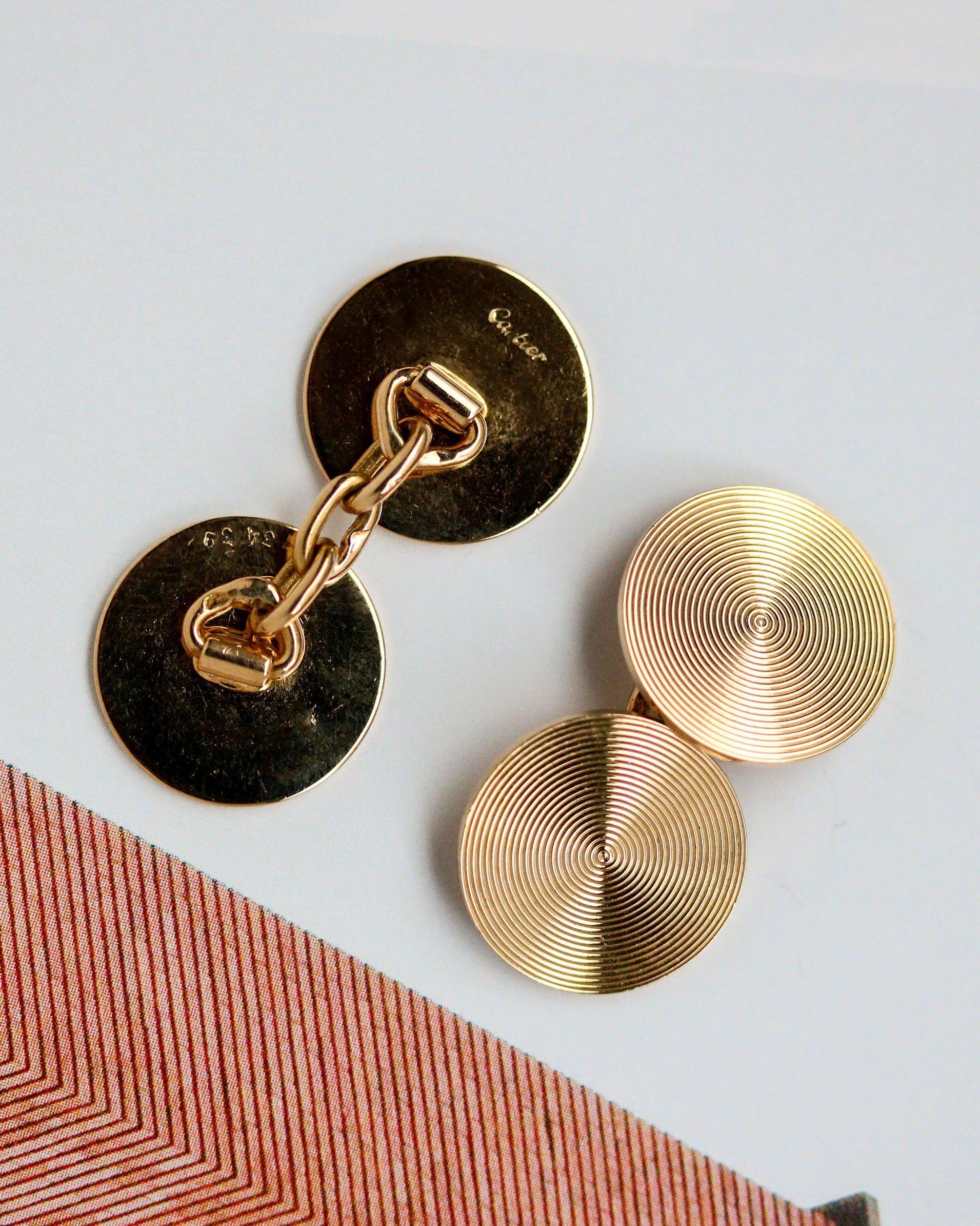 Boutons de Manchette Disques Signés "Cartier" en Or Jaune - Image 3