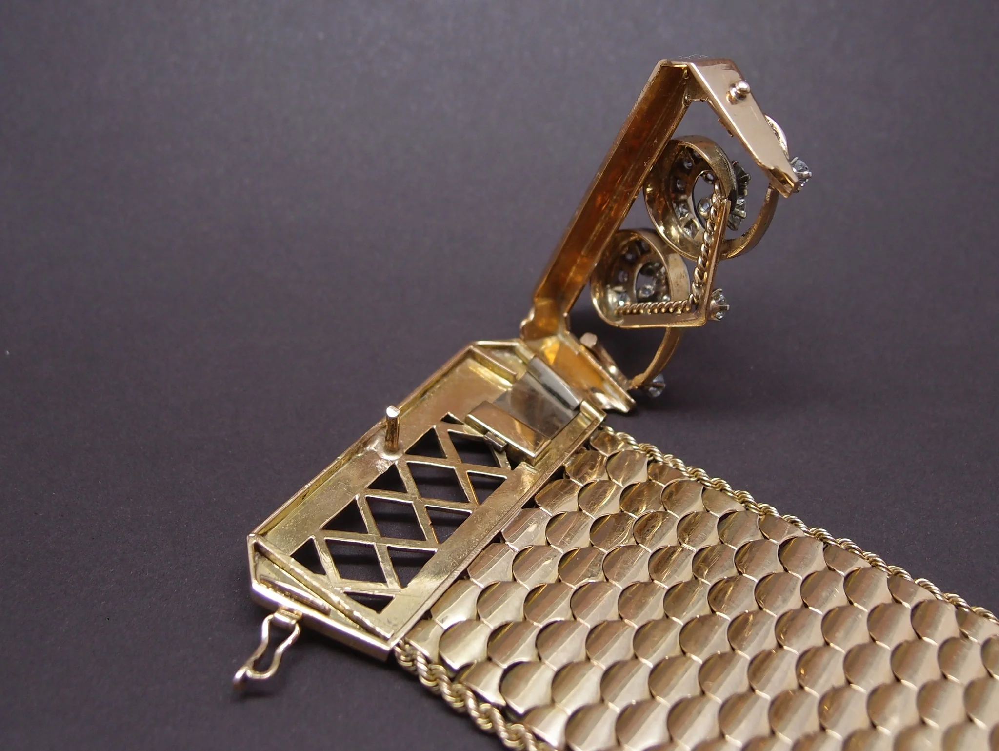 bracelet ceinture vers 1950 , or 18 carats et diamants, 118.6 gr - Image 3