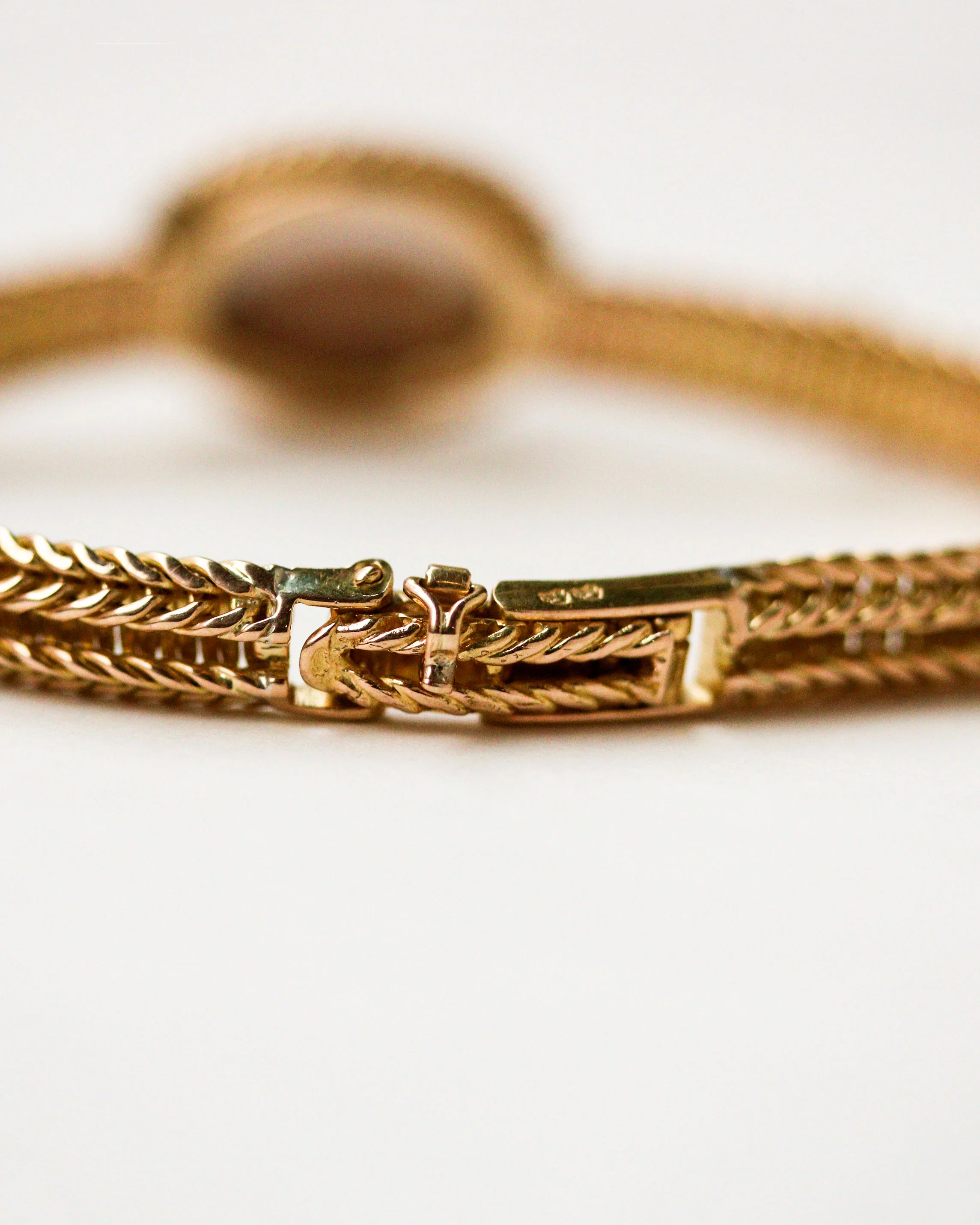 Bracelet Napoléon III Or jaune,  Pierre de Lune et perle de fines - Image 4