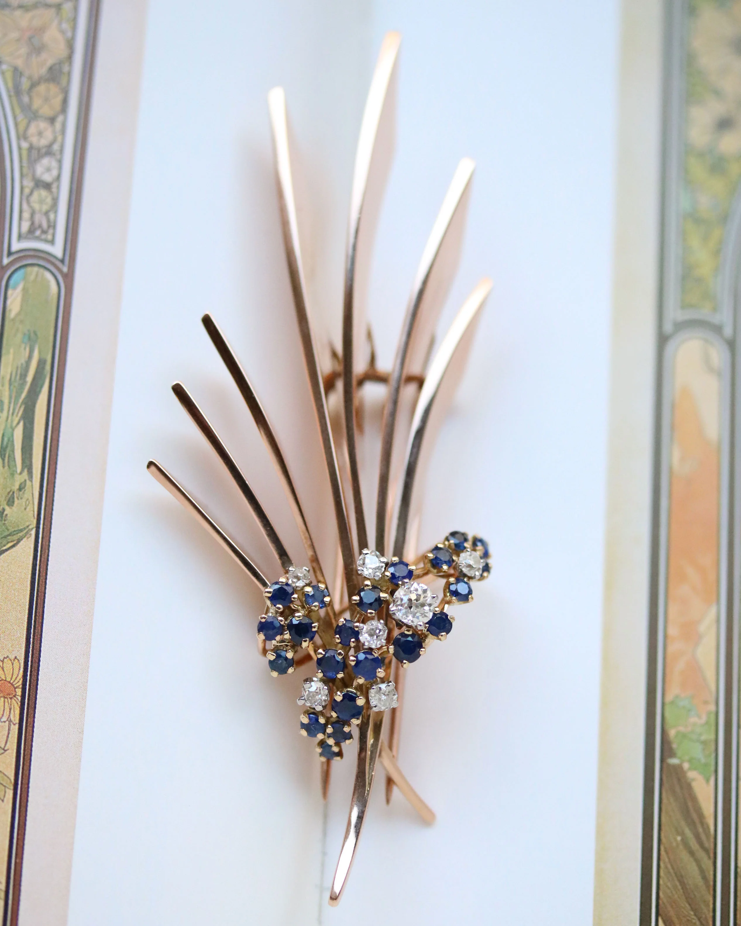 Broche 1950 en Or Saphirs et Diamants