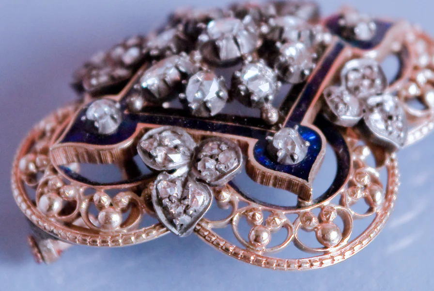 Broche Ancienne Email, or et diamants - Image 3