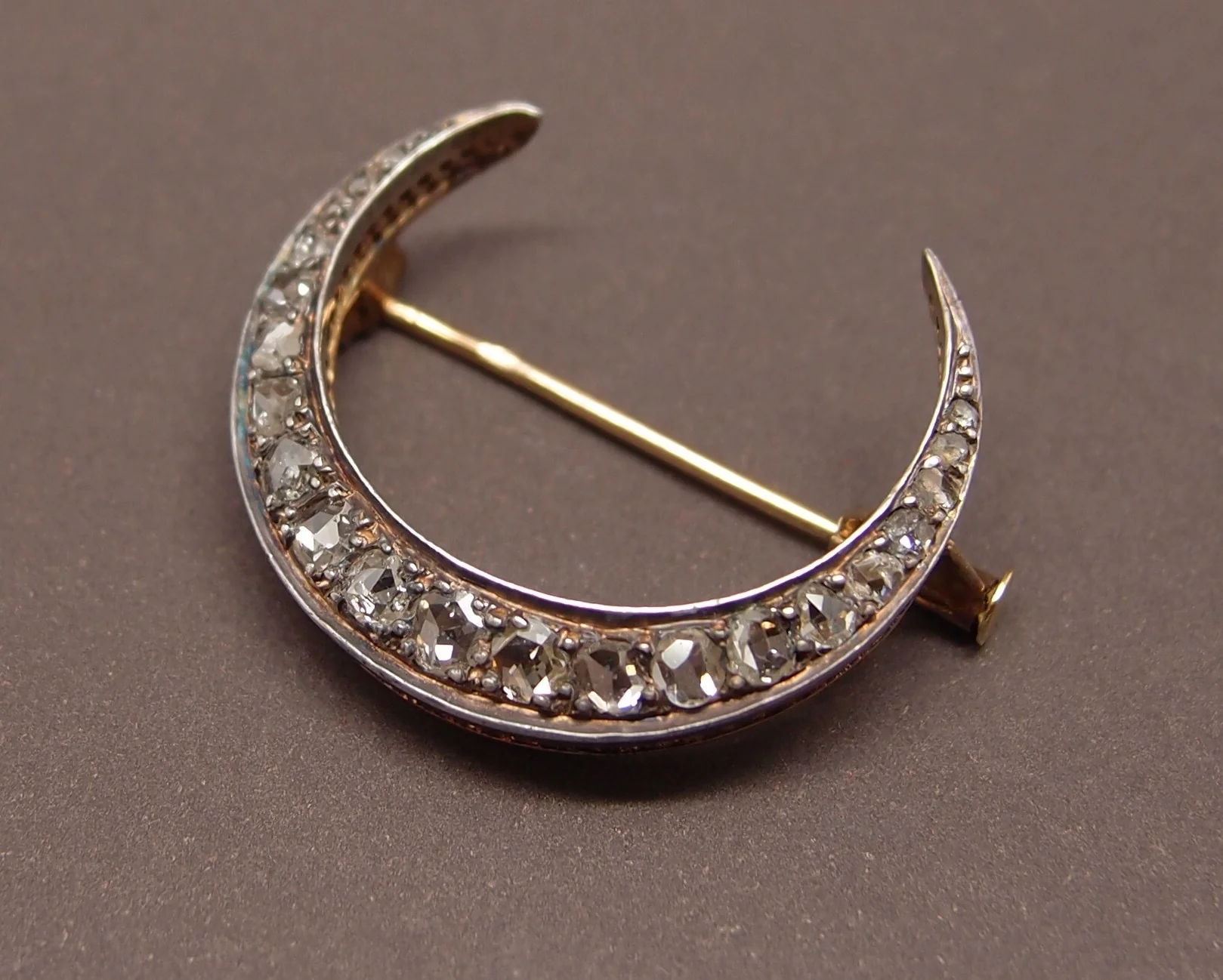 Broche Croissant 19 ème , or , argent , diamants taille rose - Image 2
