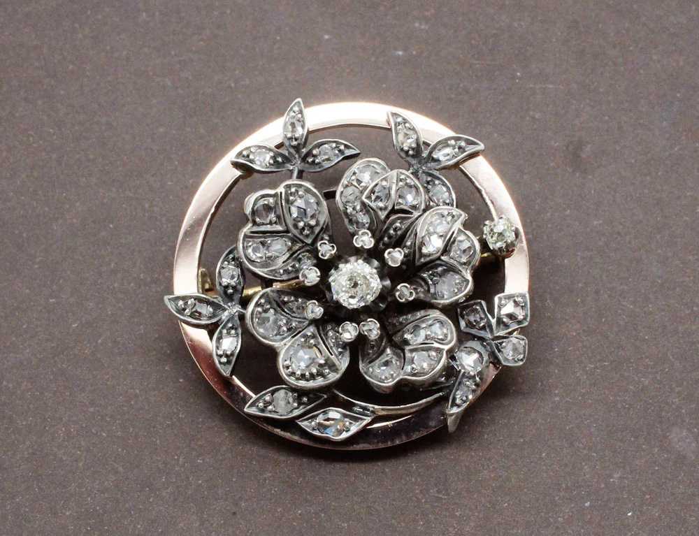 Broche Fleur D'Églantine Diamants