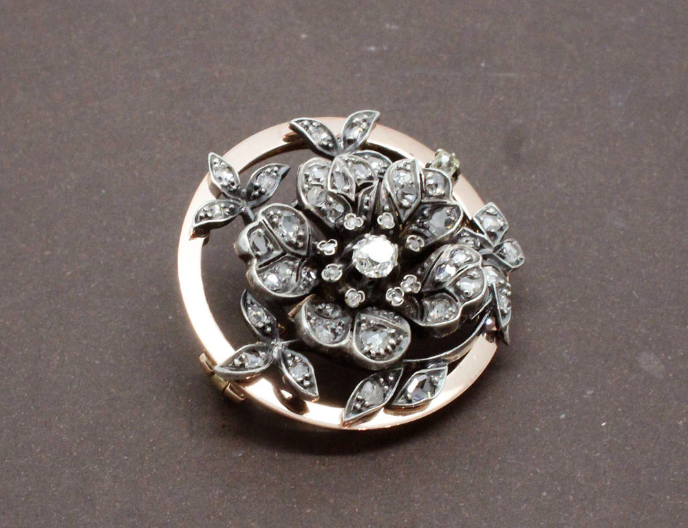 Broche Fleur D'Églantine Diamants - Image 2