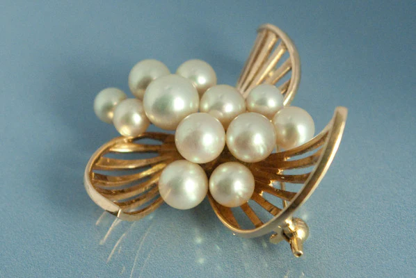 Broche Mikimoto Or et Perles - Image 2