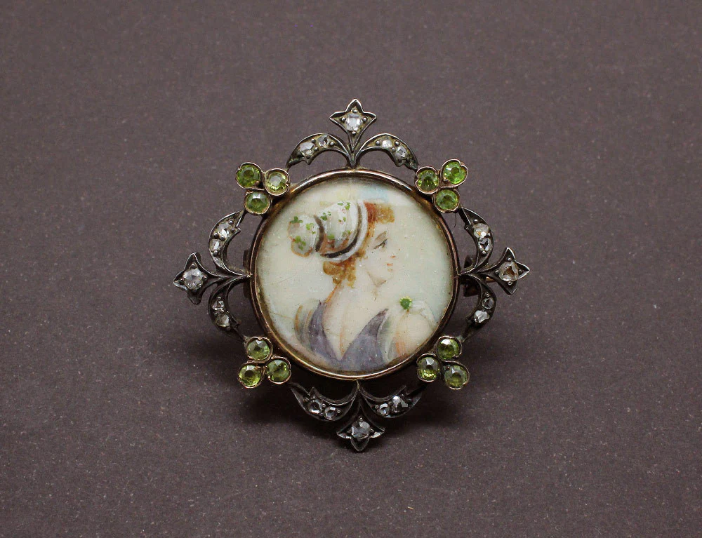 Broche Miniature 1900