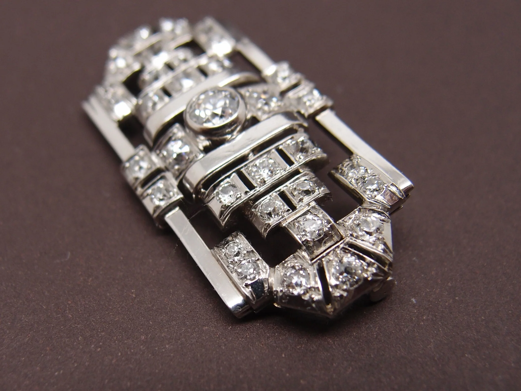 Broche "Plaque" Platine et diamants - Image 3