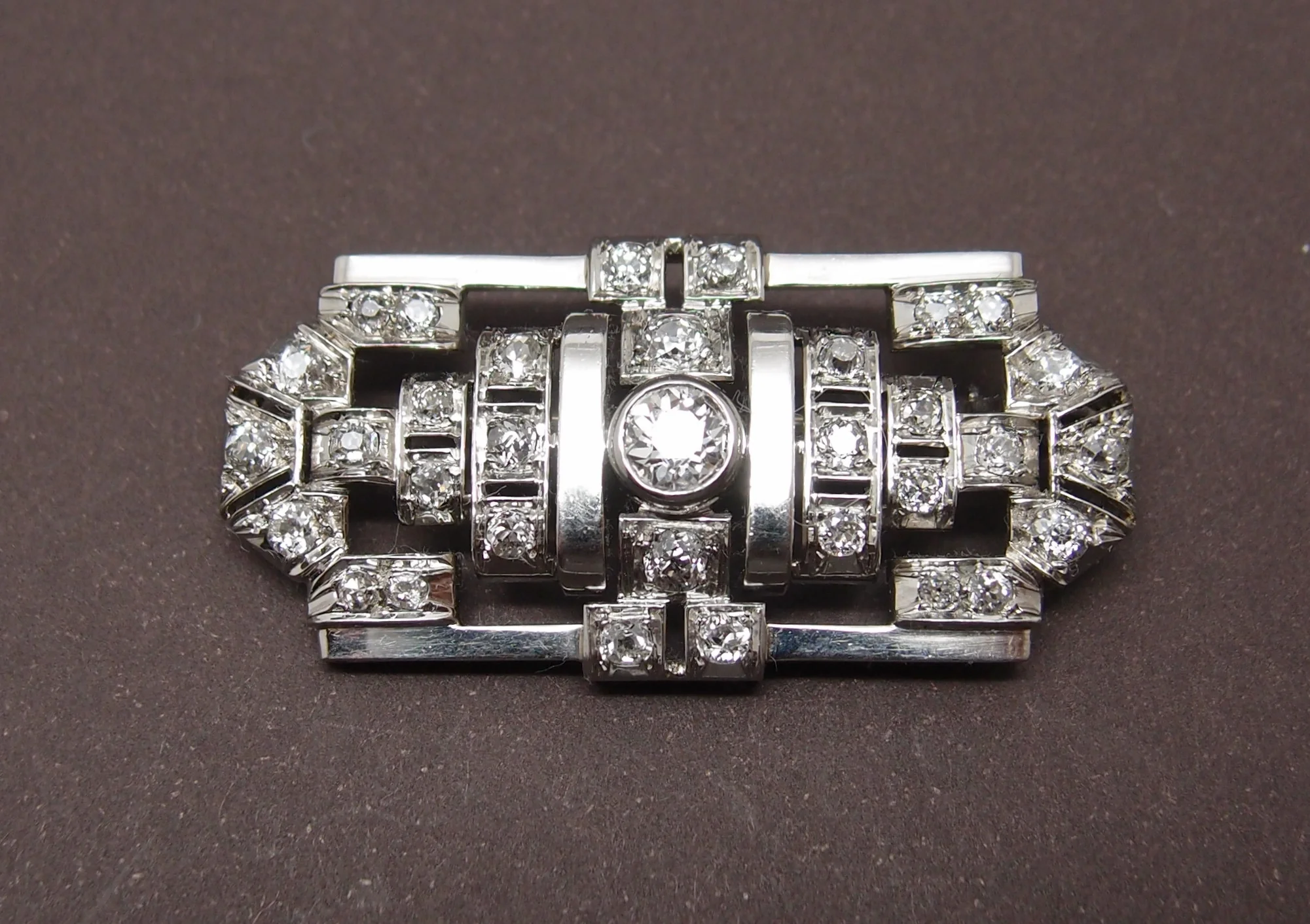 Broche "Plaque" Platine et diamants - Image 5