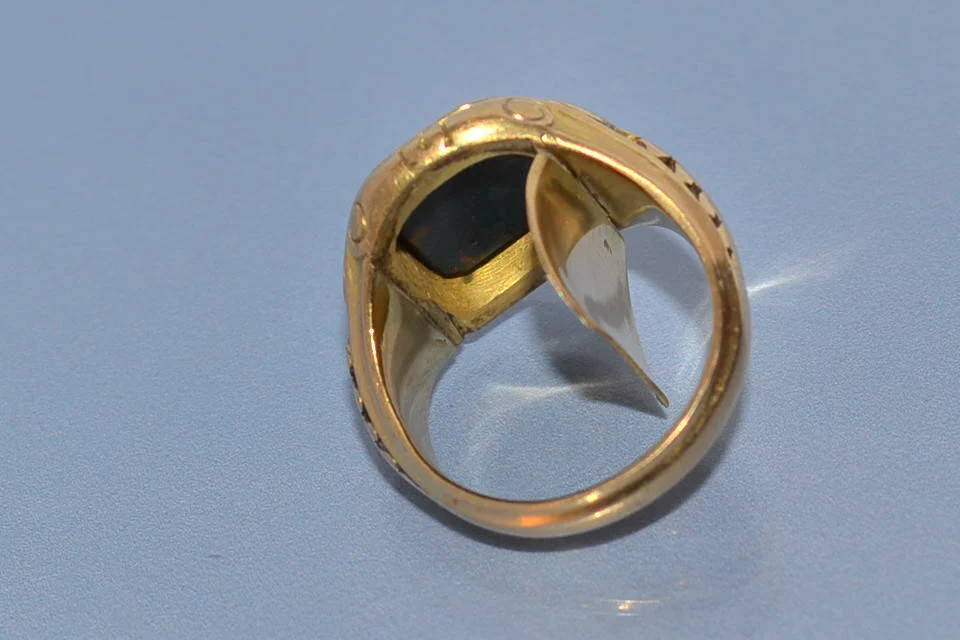 Chevalière anciène bague poison - Image 3