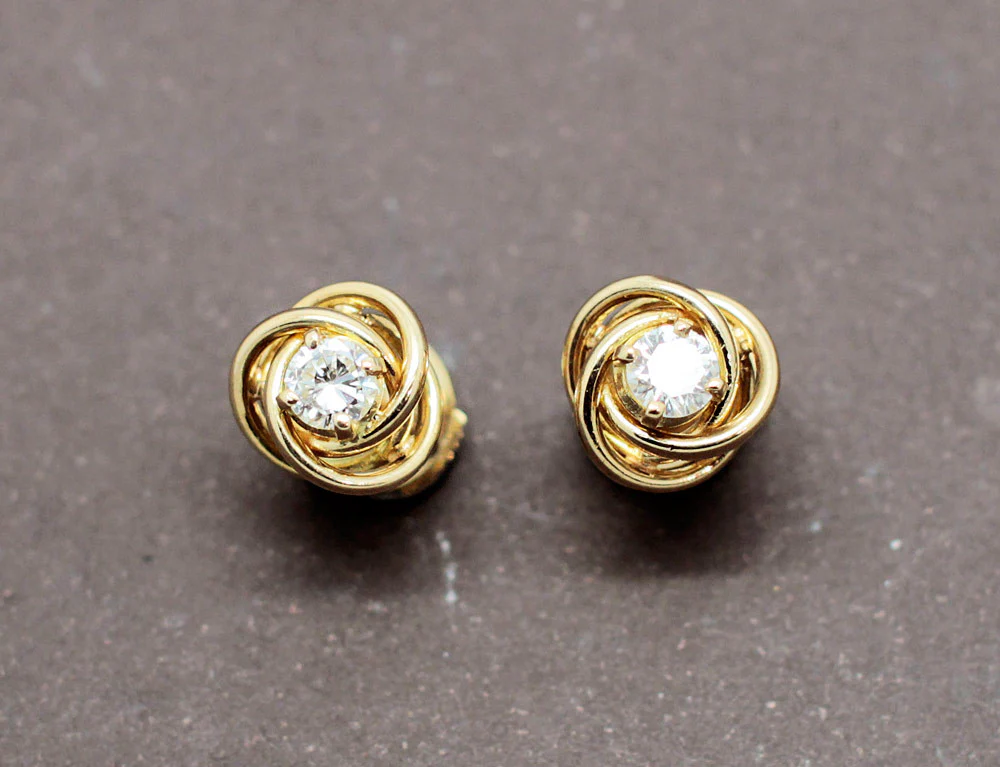 Clous d'Oreilles Noeud Diamant