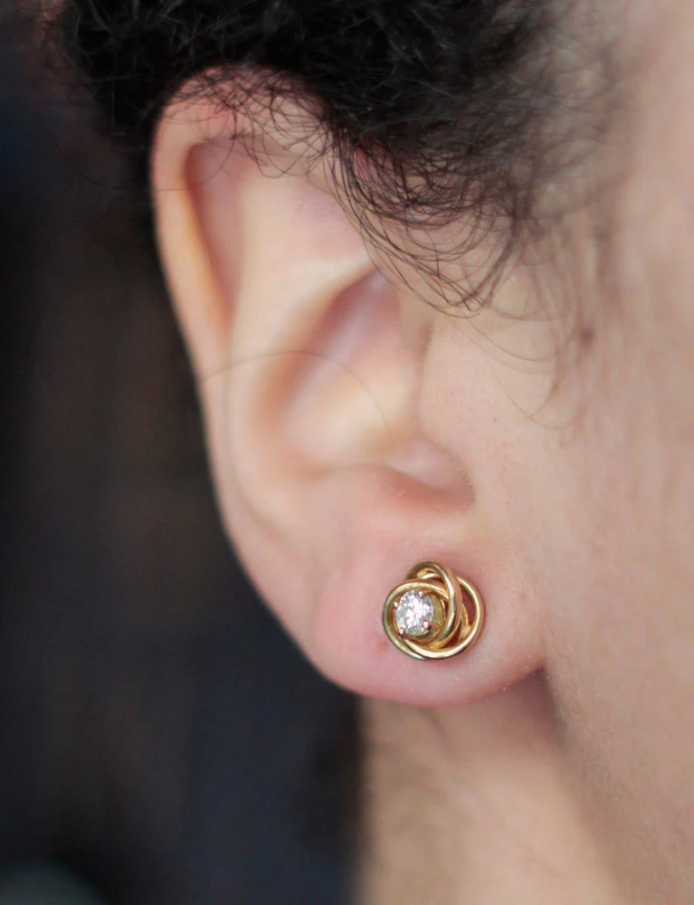 Clous d'Oreilles Noeud Diamant - Image 4