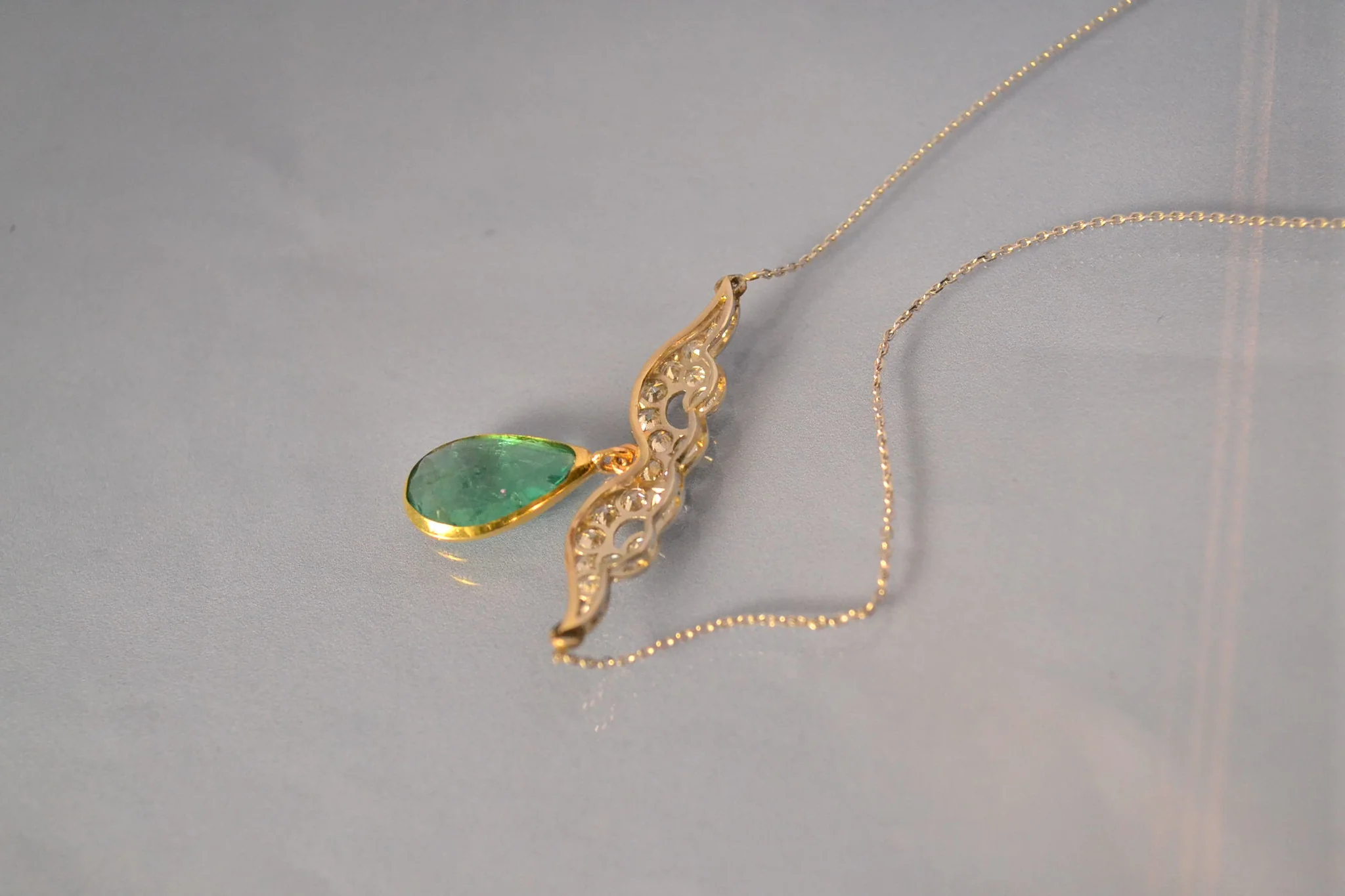 Collier Emeraude et diamants - Image 3