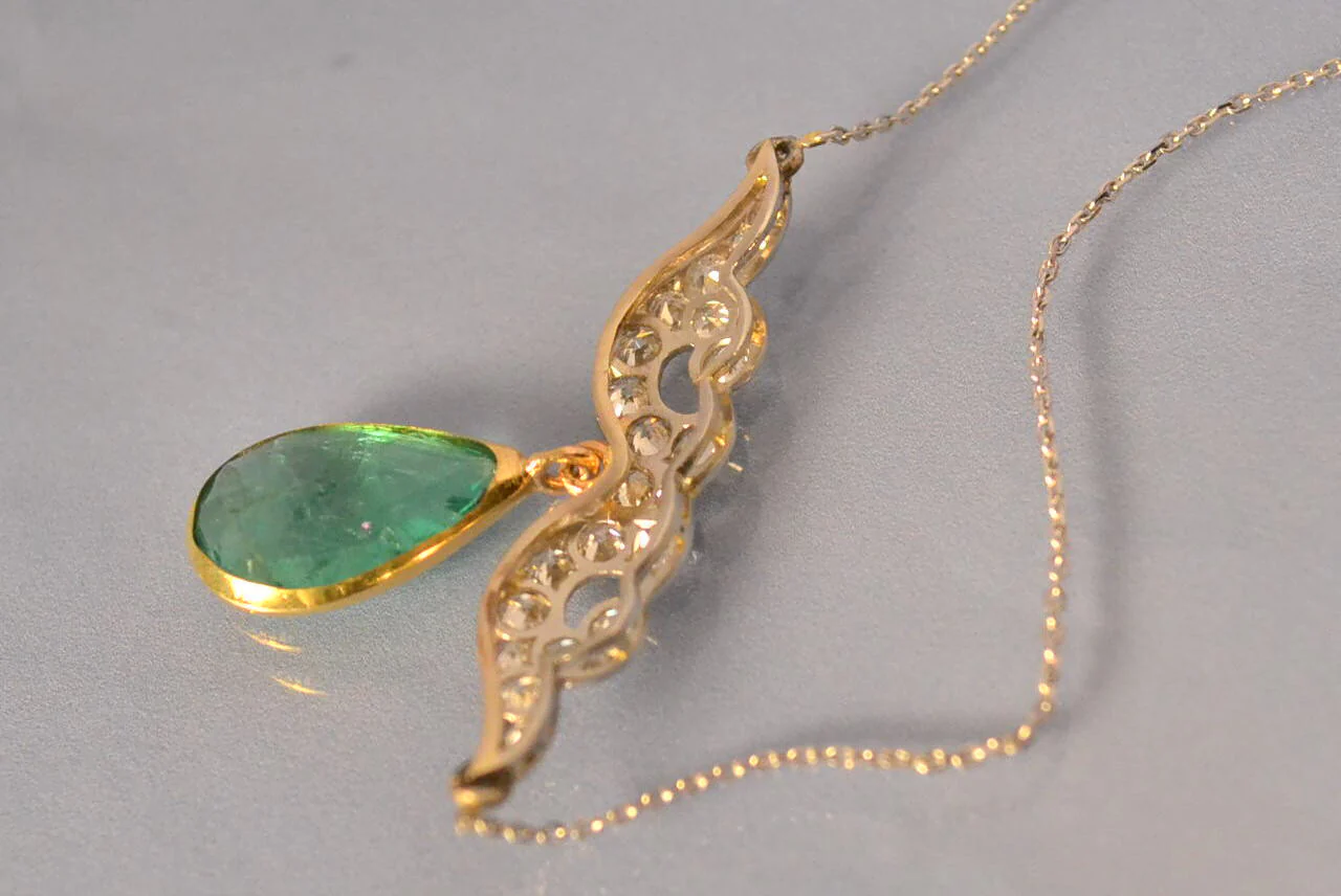 Collier Emeraude et diamants - Image 4