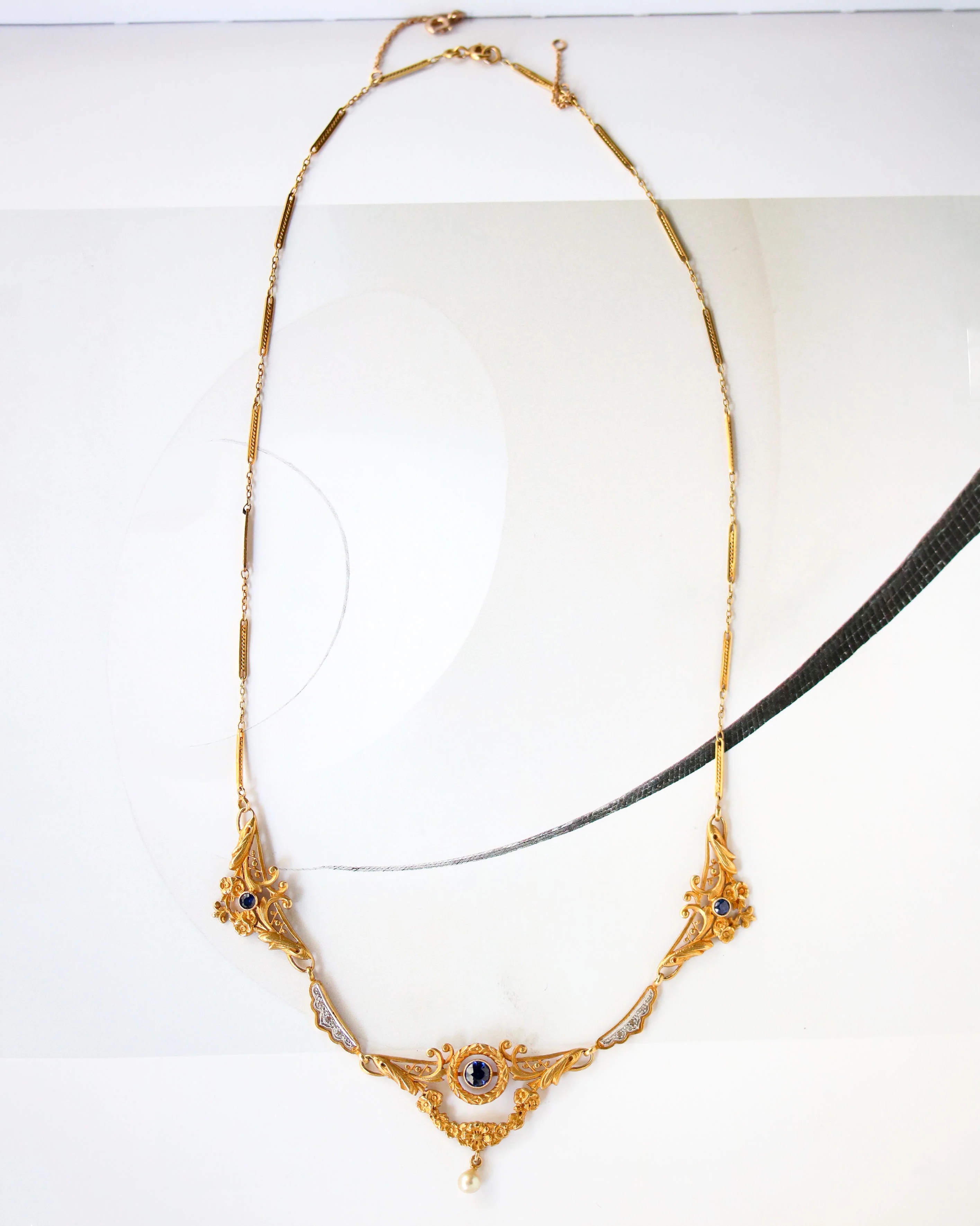 Collier Napoléon III Draperie Or Saphirs Diamants