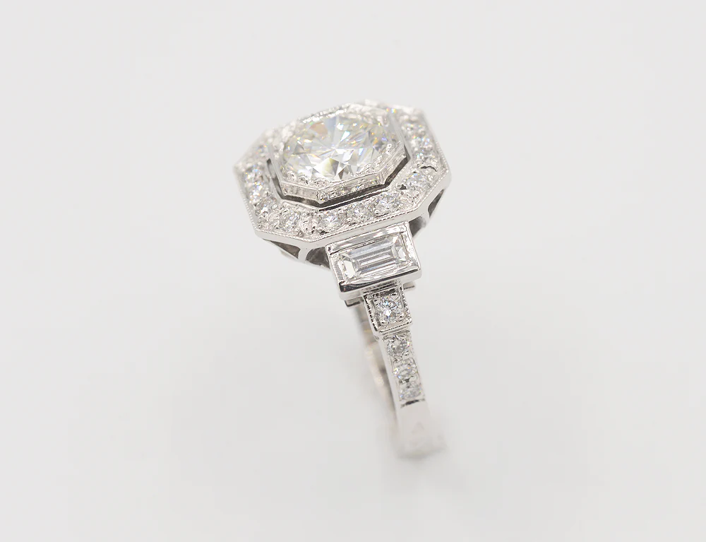 Bague Création Benoît Joaillier "Carré Pans Coupés" Diamant 1,07 carat F-Si1 - Image 3