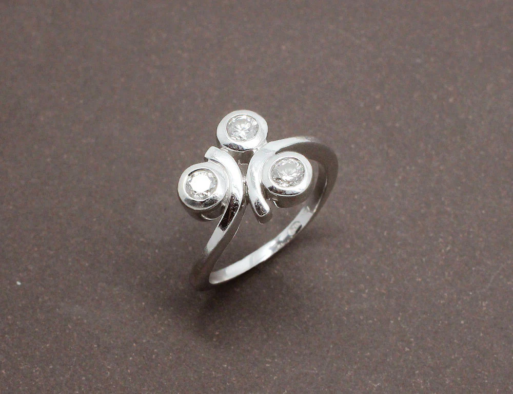 Bague Trilogie de Diamants et Or Blanc