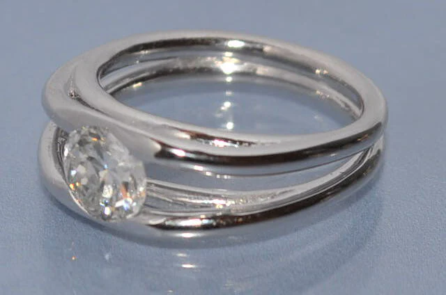 Création "Benoit joaillier" bague jonc diamant et or 18 carats - Image 3