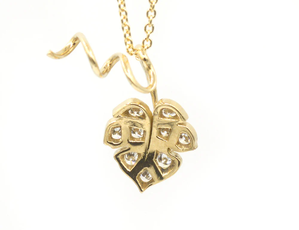 Création Benoit Joaillier "Collier Feuille de Vigne Diamants et Or Jaune" - Image 3