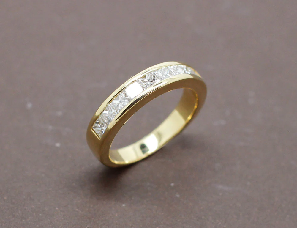 Demi Alliance Or Jaune et Diamants Taille Princesse