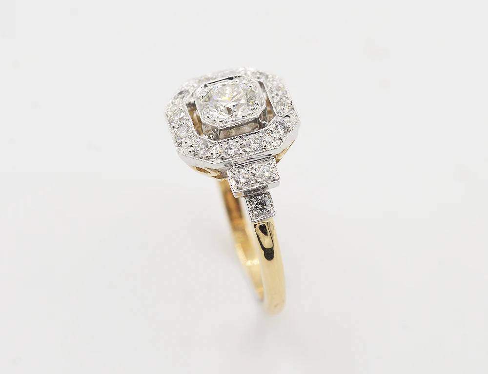 Bague Création Benoît Joaillier "Carré Pans Coupés Escaliers" Diamant 0,35 carat G-VS1 - Image 3