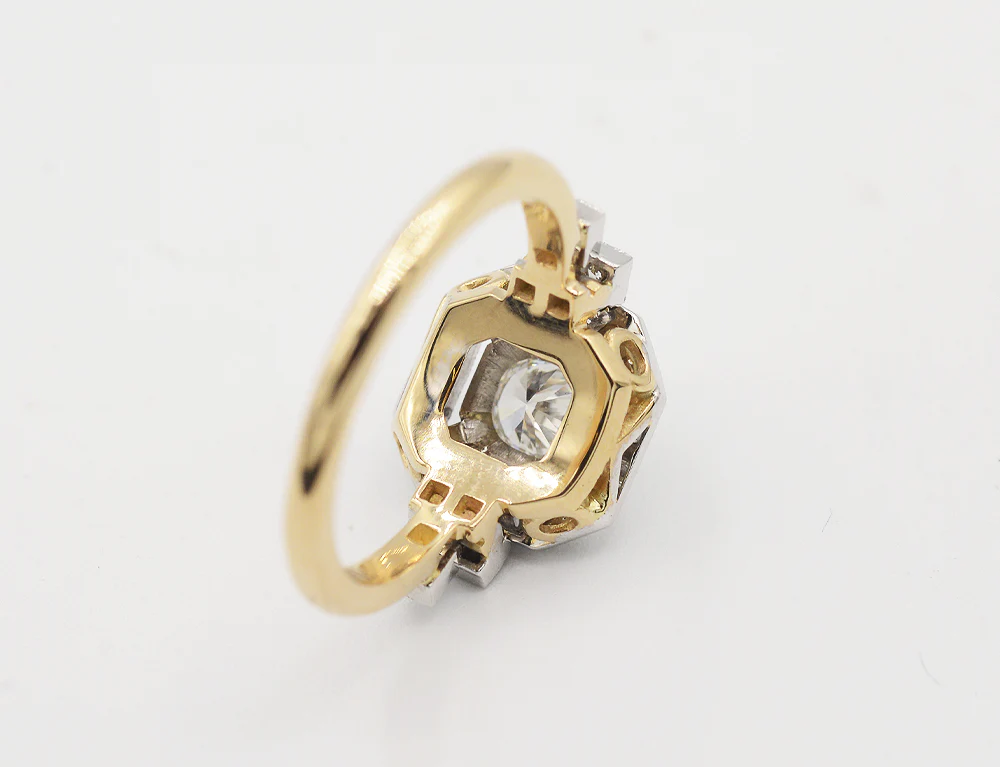 Bague Création Benoît Joaillier "Carré Pans Coupés Escaliers" Diamant 0,35 carat G-VS1 - Image 5