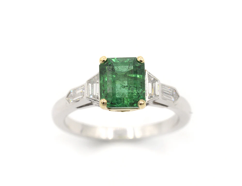 Solitaire Création Benoit Joaillier "Taille Emeraude" Émeraude et Diamant - Image 2