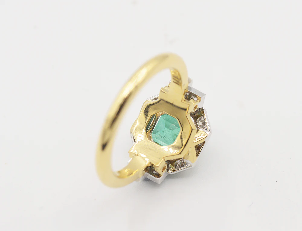 Bague Création Benoît Joaillier "Rectangle Pans Coupés" Emeraude 1,47 carats - Image 5