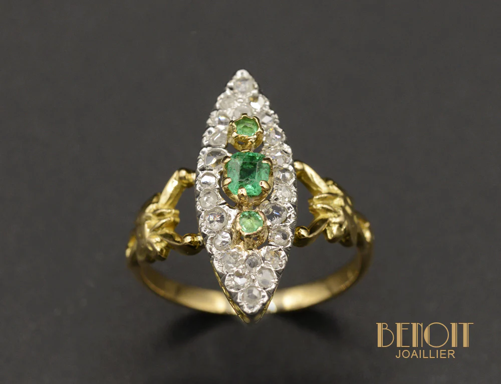 Bague Marquise Émeraude et Diamants - Image 2